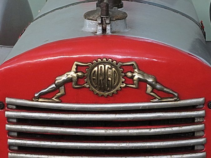 (33) mezzi agricoli d'epoca